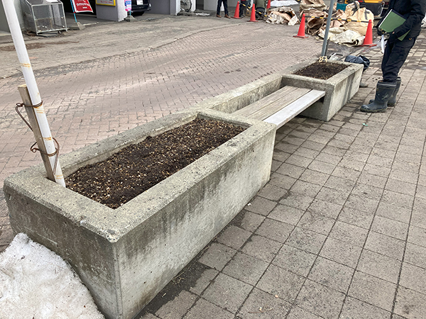 令和6年 4月 豊平区 花壇解体工事①